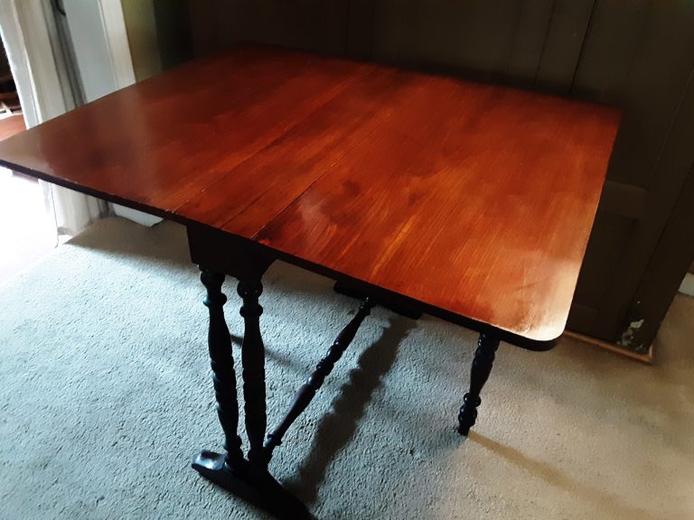 Vintage Mahogany Gateleg Table